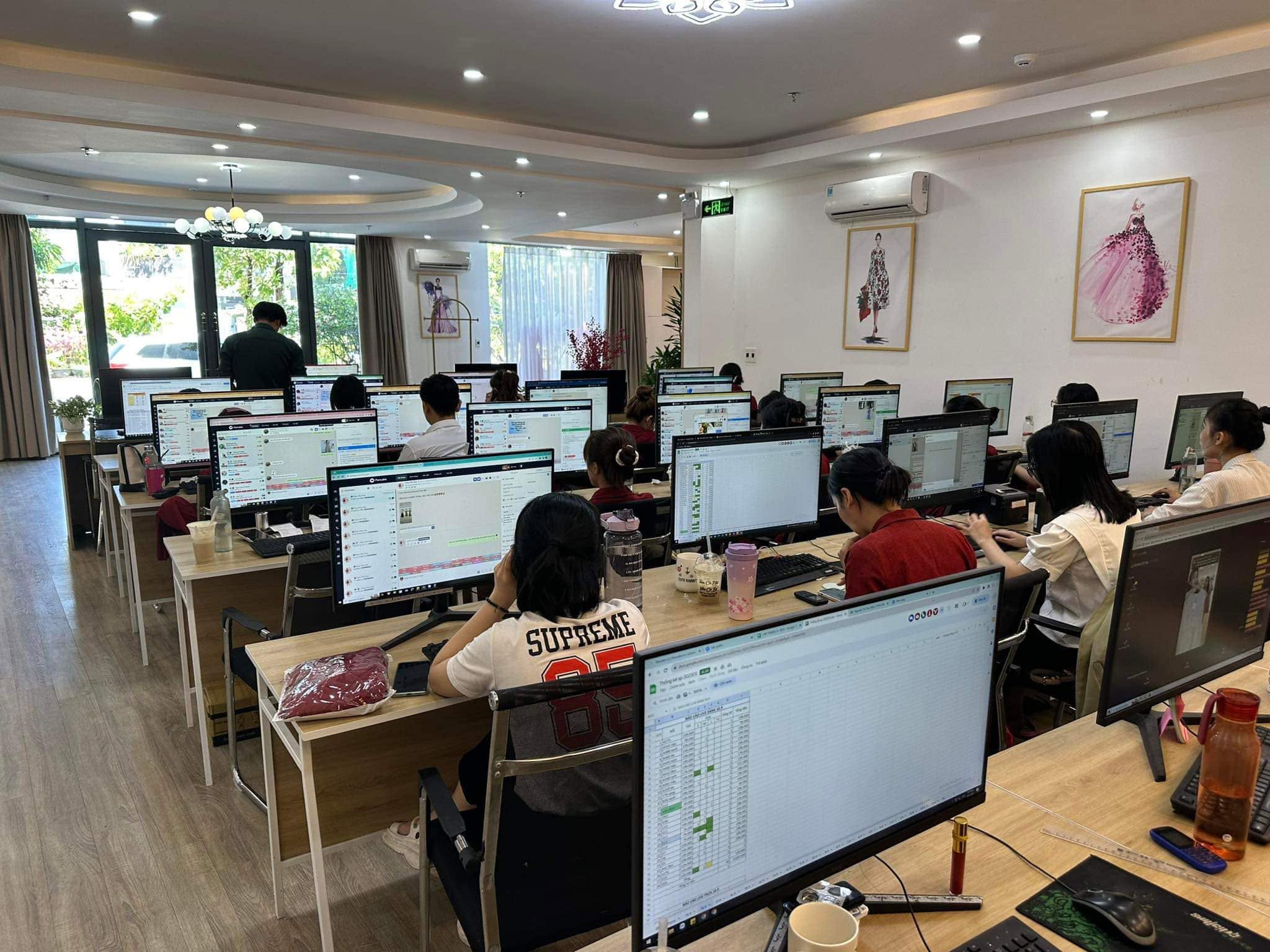 Không gian họp và trình chiếu